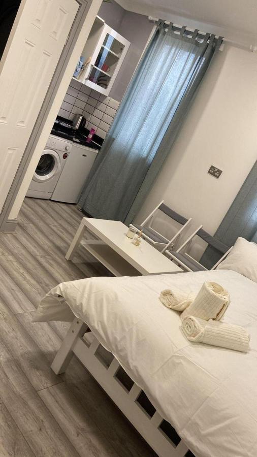 Remarkable 1-bed In Appartamento Londra